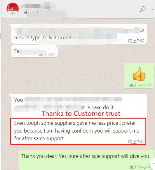 Hace varios meses, un cliente nos compró una máquina de moldeo por soplado rotativa para la producción de frascos cuentagotas.